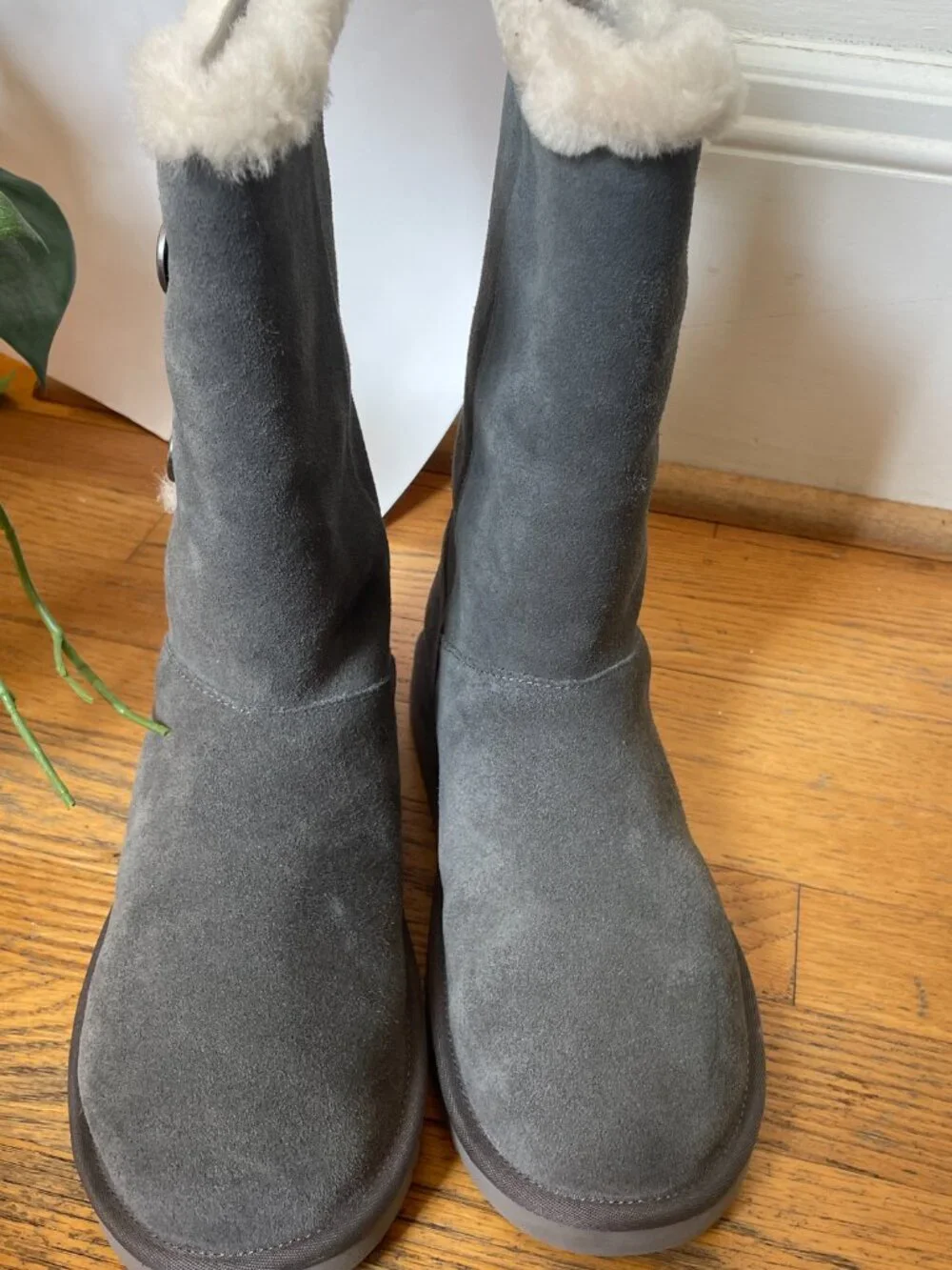 Ugg Koolaburra Kinslei tall suede and faux fur boots in stone grey Size 9